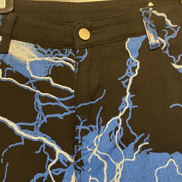 2Beautiful lightning print on black jeans - Picture 7 of 9